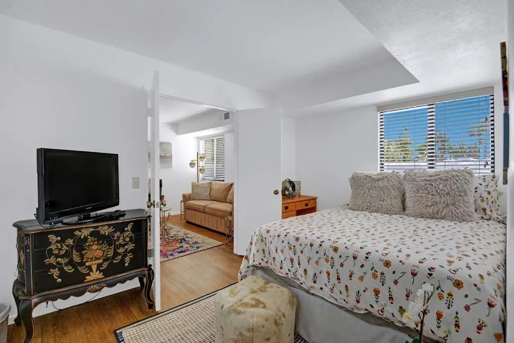 פאלם ספרינגס Palm Canyon Villas Escape בית נופש